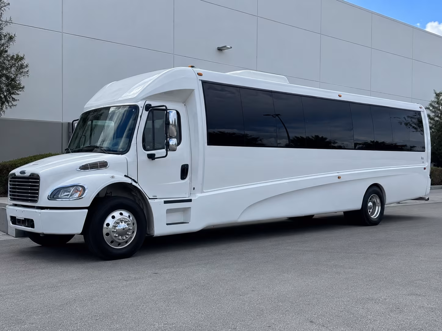 find your jackson corporate party bus transportation here