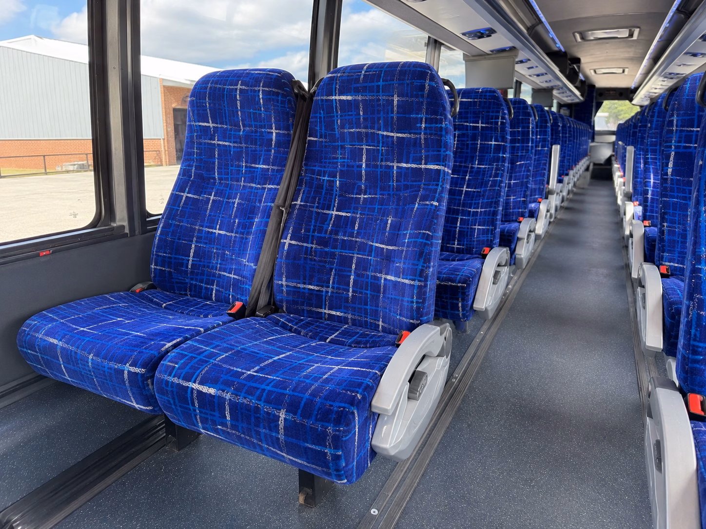 shuttle guests between ceremony and reception with ease