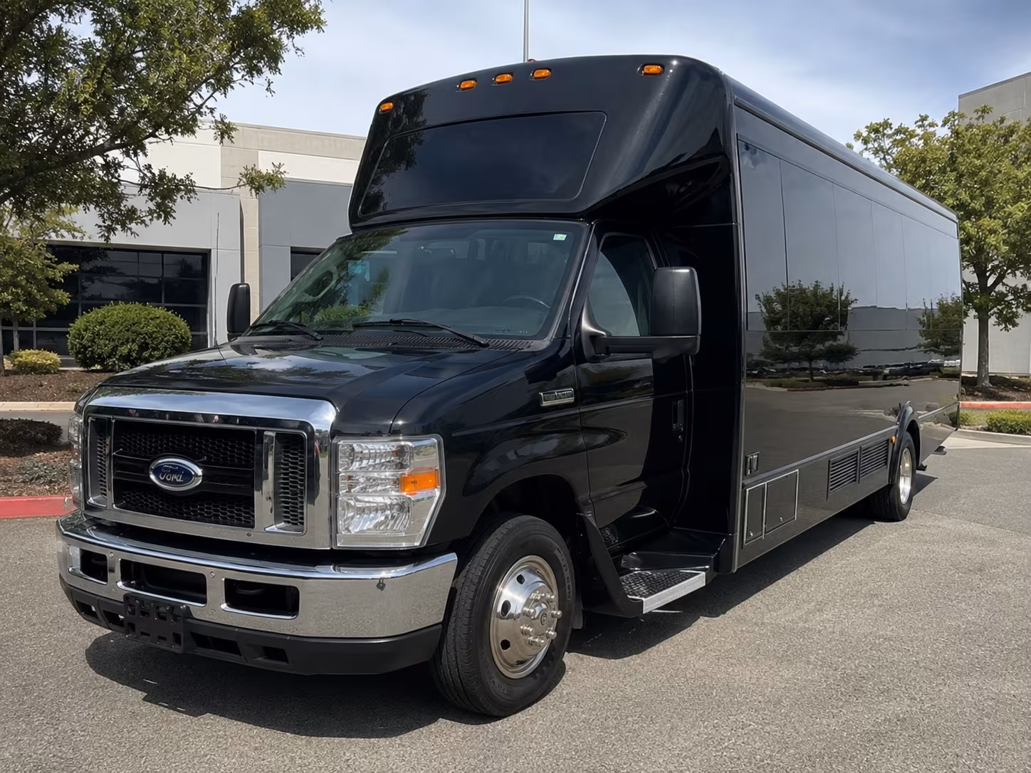 the easiest way to book prom and bachelorette party buses in jackson